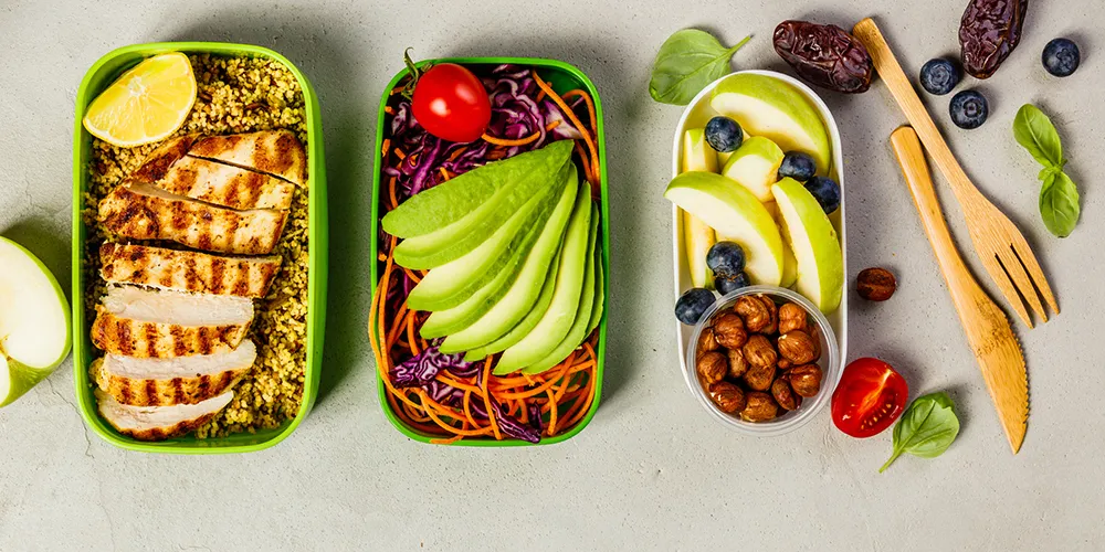 Midday salad with grains and roasted vegetables
